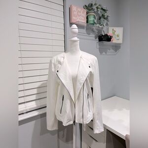 Bagatelle White Jacket‎